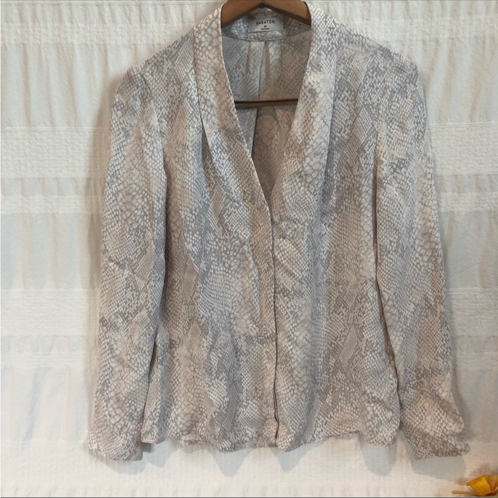 Aritzia - Babaton Akira Blouse - Espace/Grey Color - Size xs